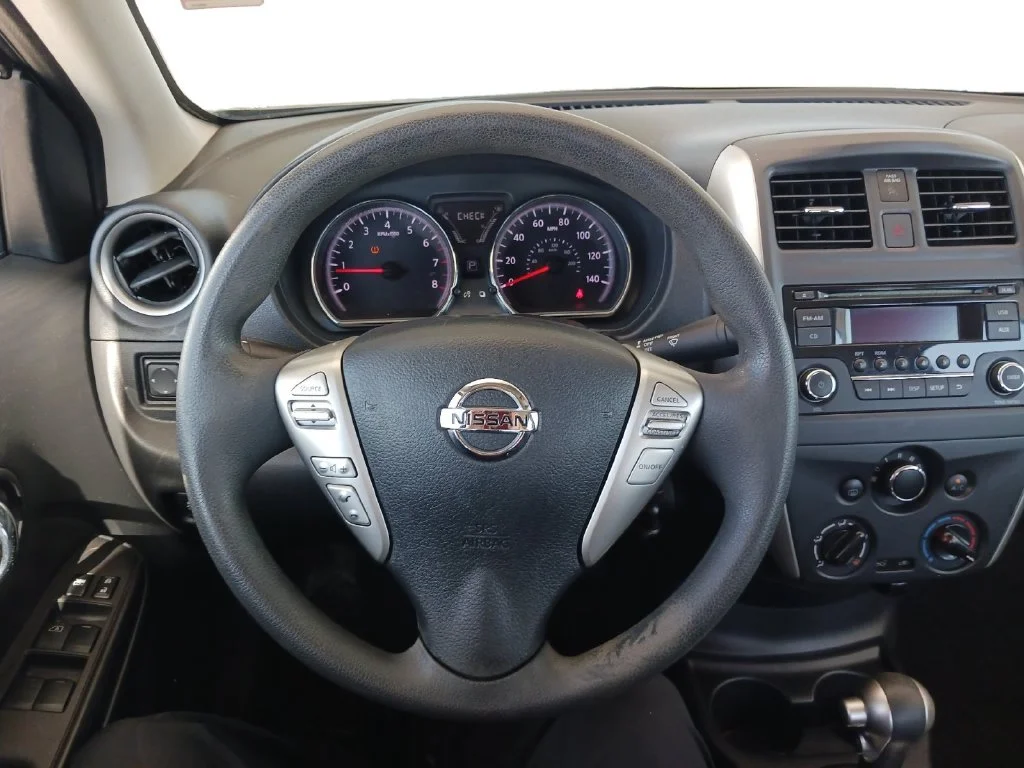 Used 2015 Silver Nissan 1.6 SV image 17