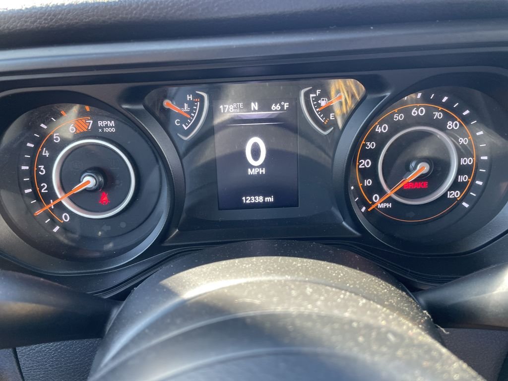 Used 2024 White Jeep Sport S image 17