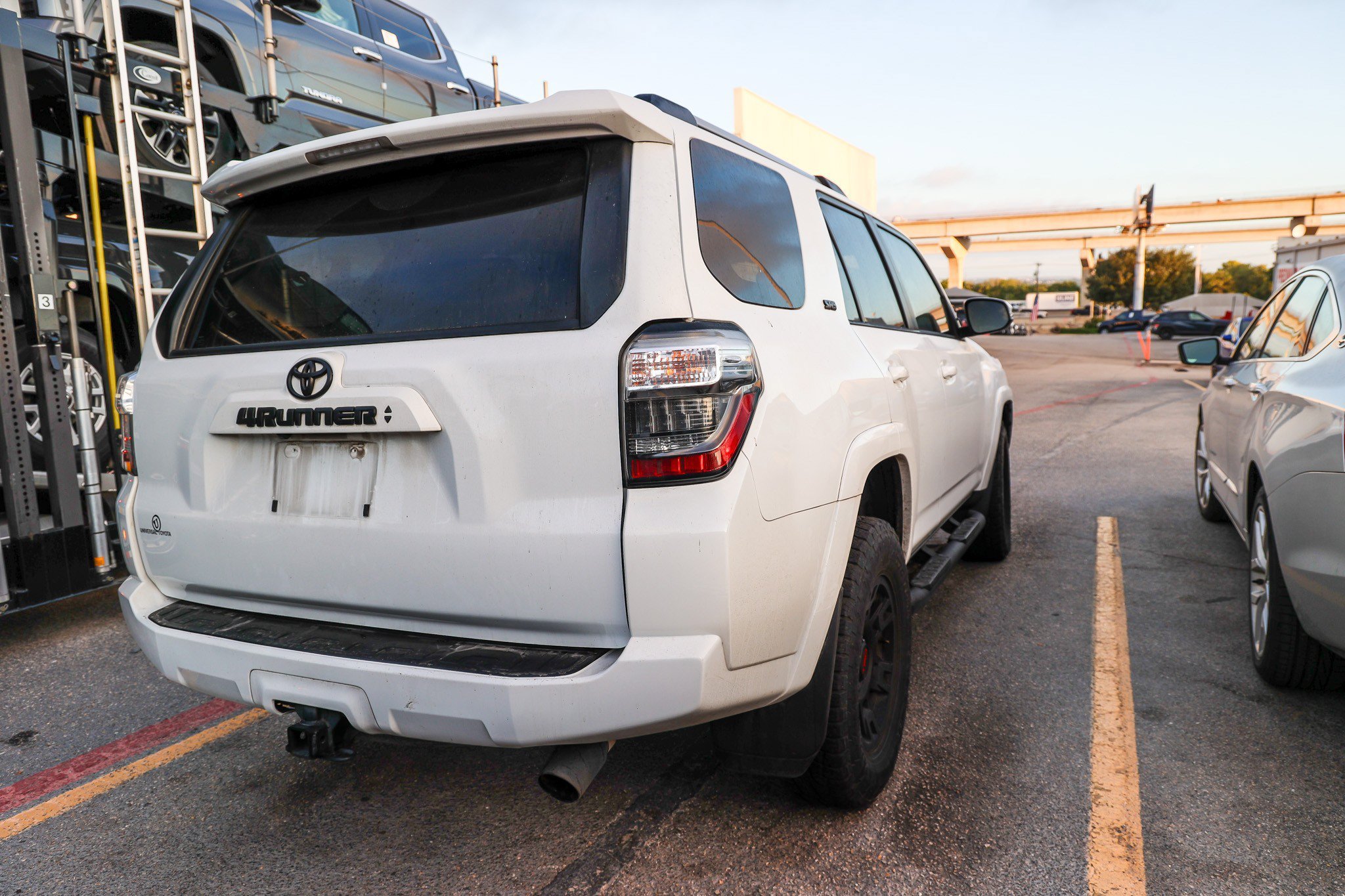 Used 2023 ICE CAP Toyota SR5 Premium image 7