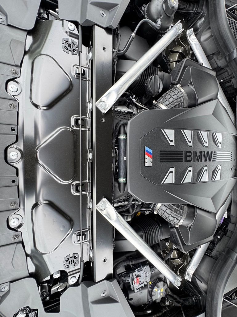 Used 2026 Green BMW M60i image 30