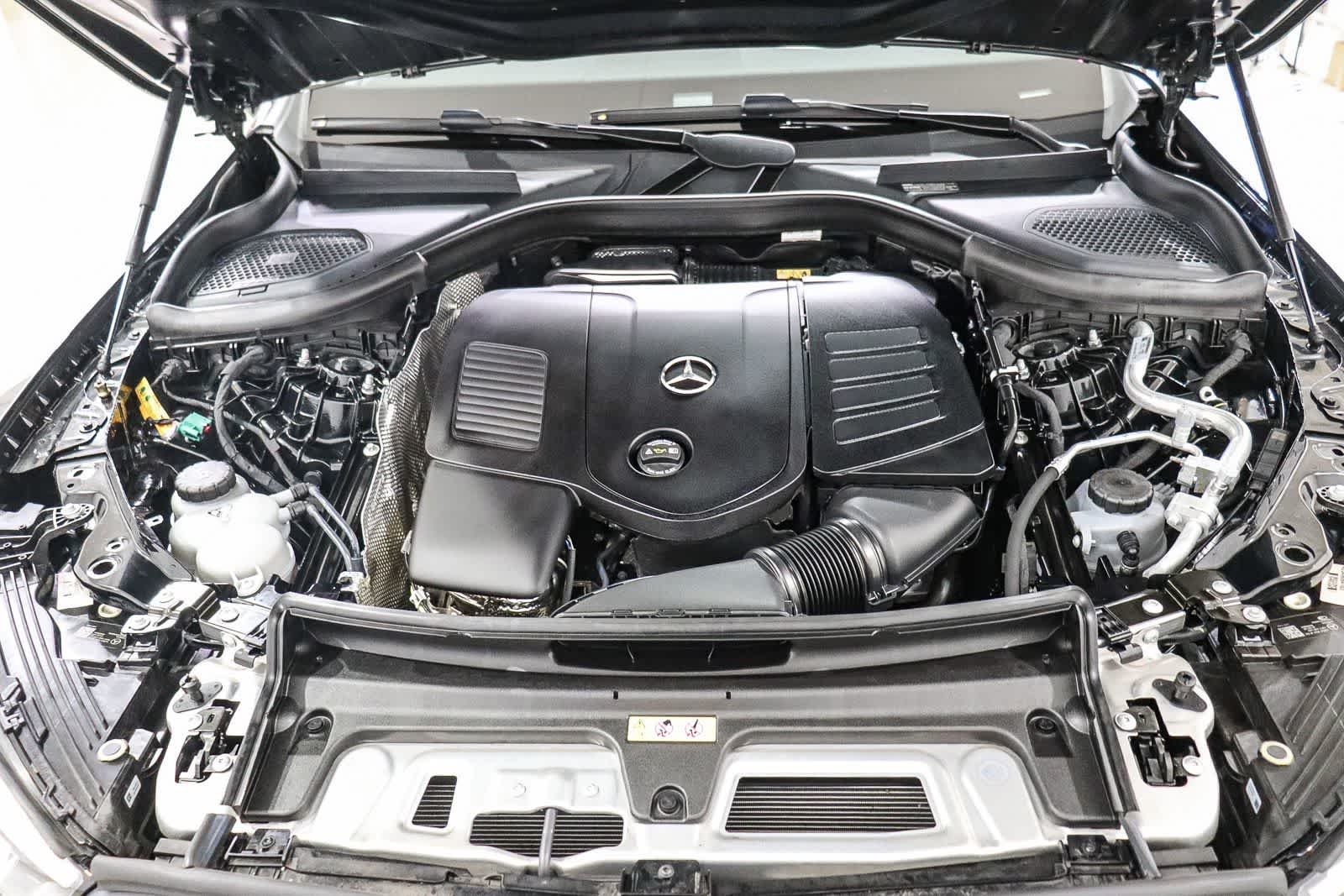 Used 2025 Black Mercedes-Benz GLC 350e image 27