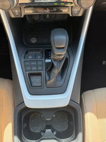 Used 2021 White Toyota LE image 11