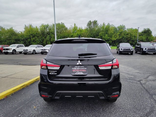 New 2027 Black Mitsubishi 2.0 S image 6