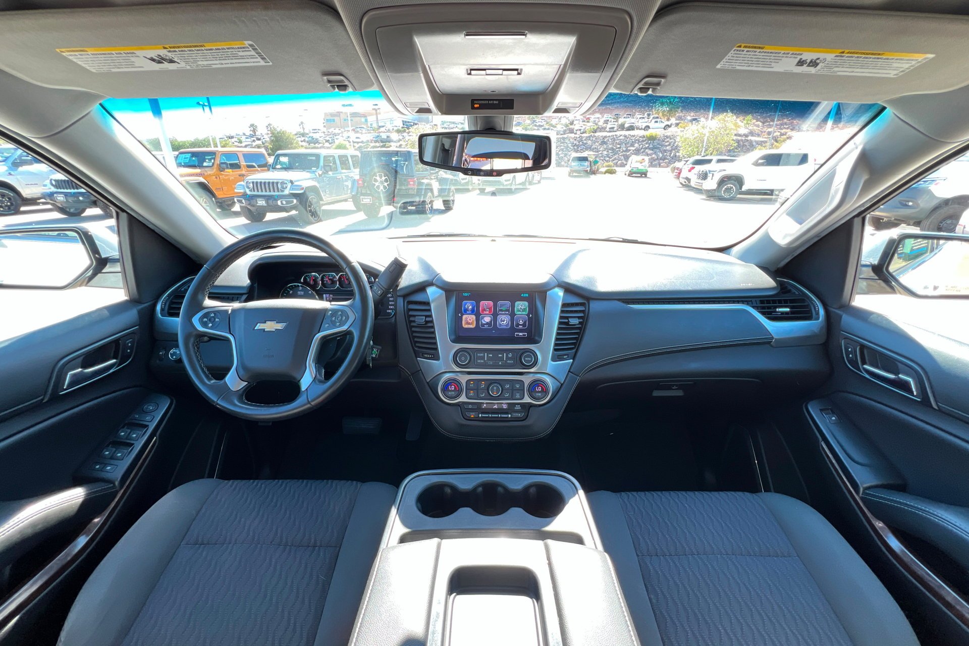 2017 Chevrolet Suburban LS - Photo 10