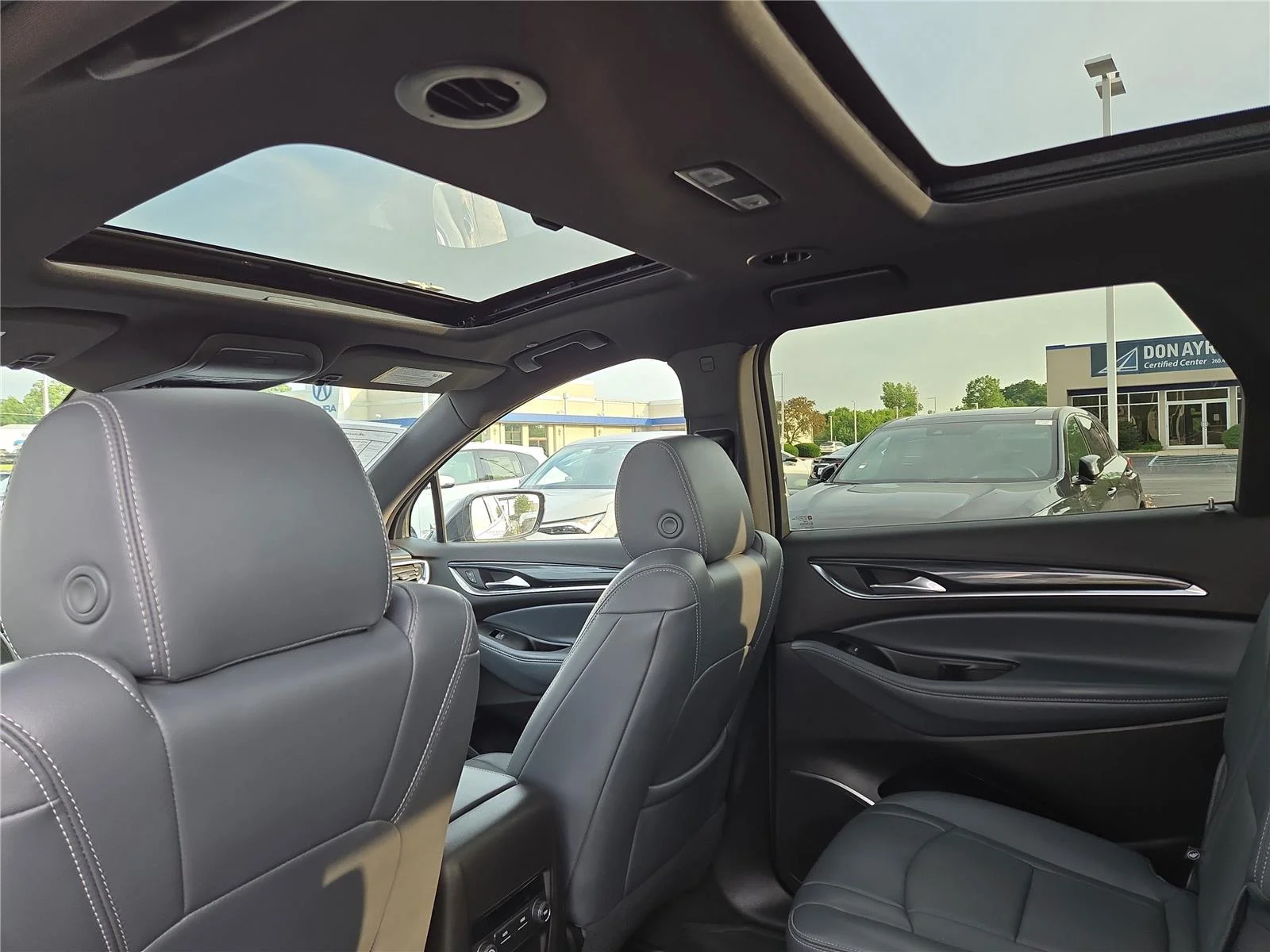 Used 2023 Ebony Twilight Metallic Buick Essence image 28