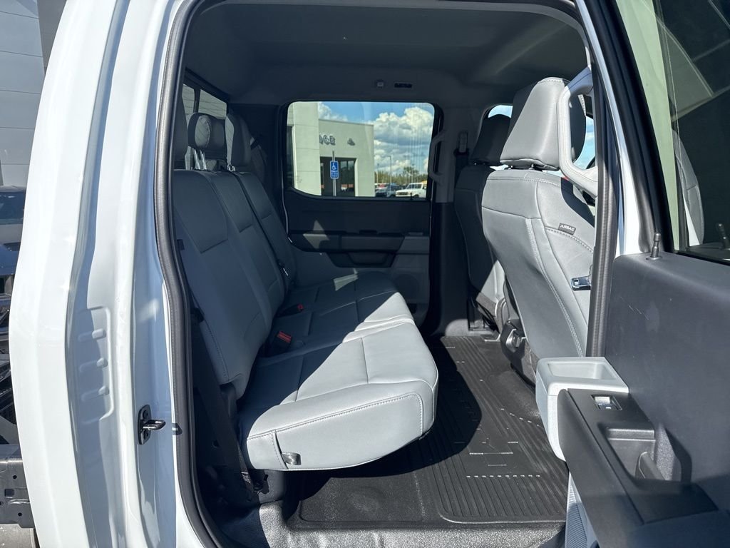 2026 Ford F-350 Super Duty Chassis Cab XL - Photo 16
