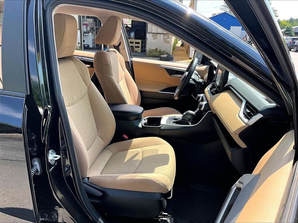 Used 2022 Midnight Black Metallic Toyota XLE image 14