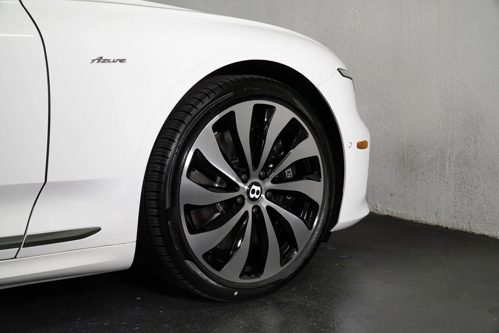 New 2026 White Bentley  image 11