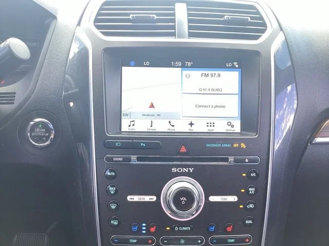 Used 2017 Quartz Metallic Ford Limited image 10