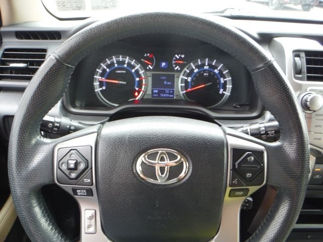 Used 2017 White Toyota SR5 Premium image 31