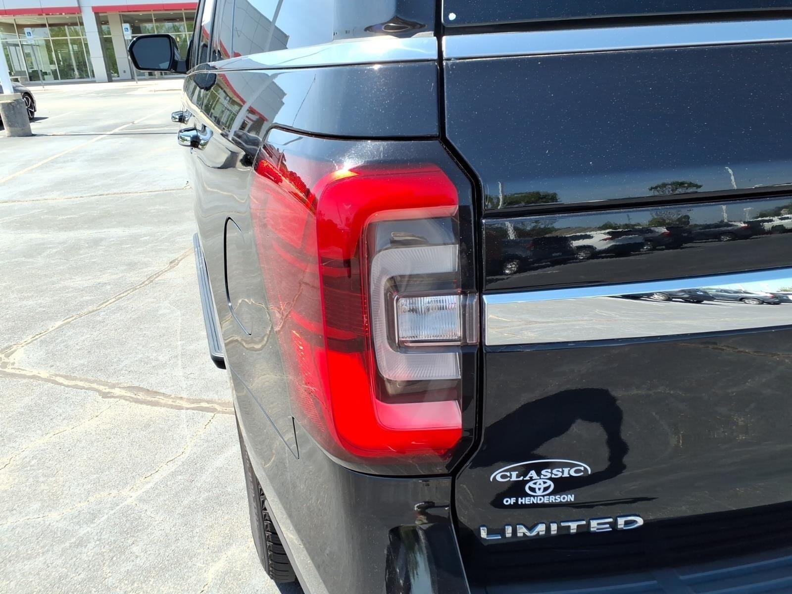 Used 2024  Ford Limited image 20