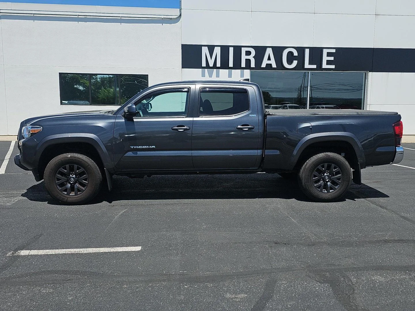 Used 2022 Magnetic Gray Metallic Toyota SR5 image 3