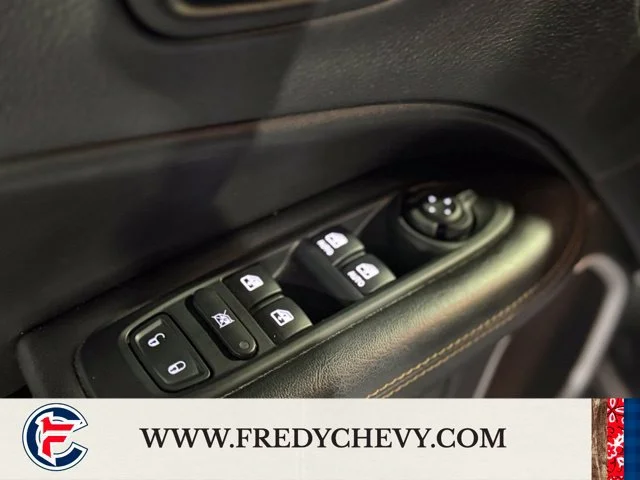 Used 2019 Gray Jeep Limited 4x4 image 23