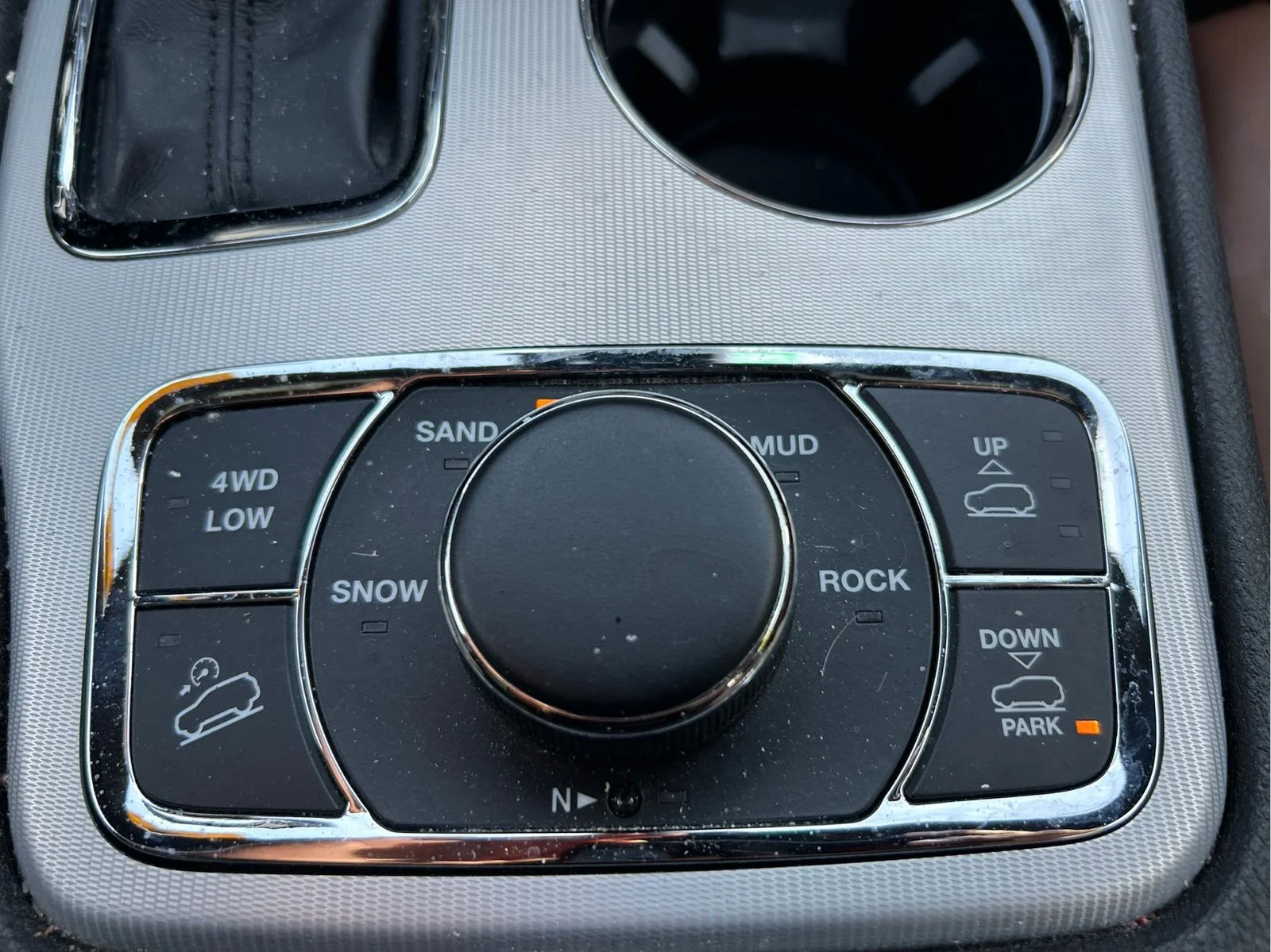 Used 2021 Ivory Jeep Summit image 34