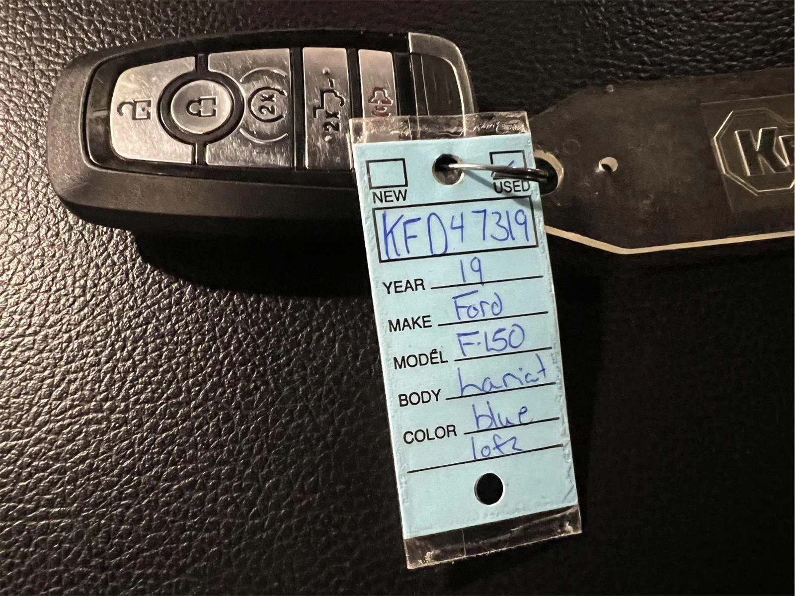 Used 2019 Blue Jeans FORD LARIAT image 40