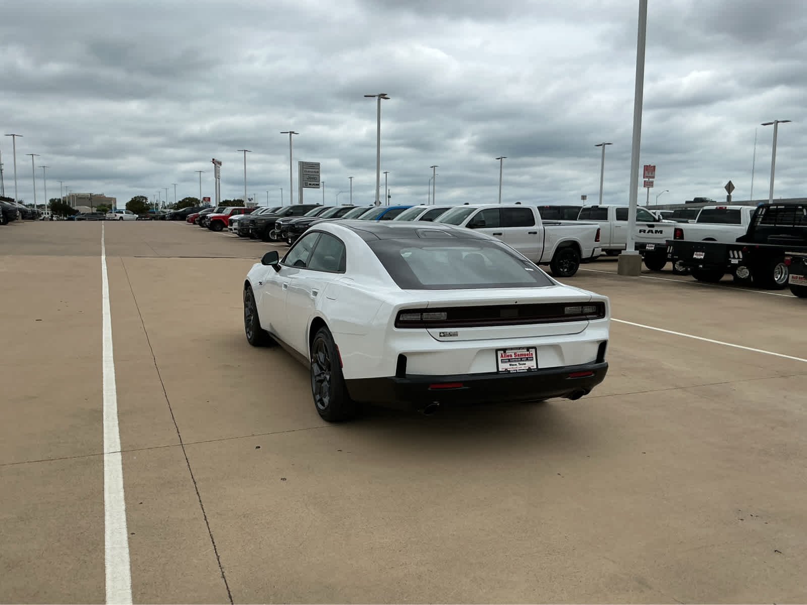 New 2026 White Knuckle Exterior Paint Dodge R/T image 9