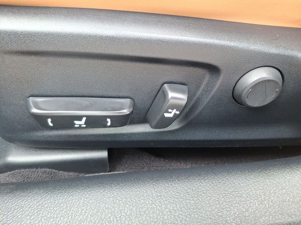 Used 2018 White Lexus 300 image 14