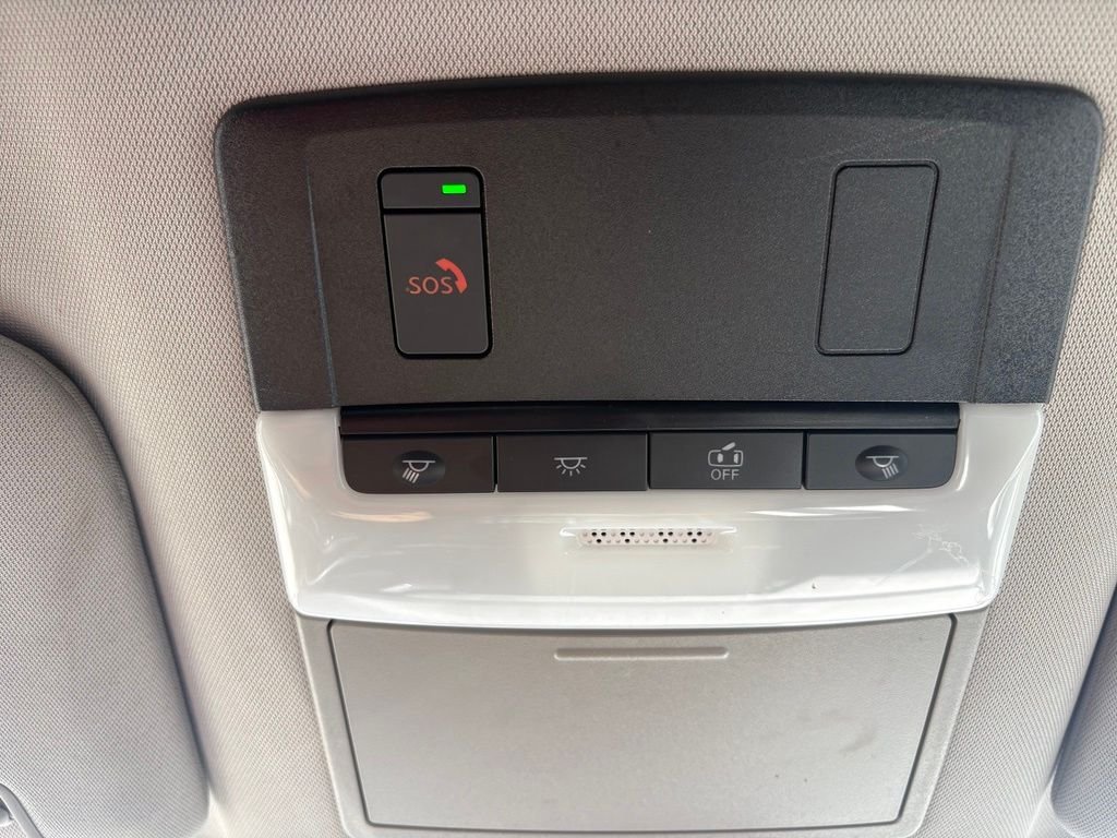 Used 2023 White Nissan SL image 33