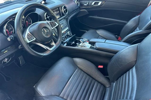 Used 2019  Mercedes-Benz SL 550 image 10
