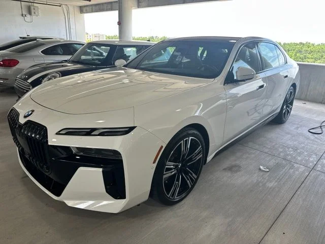 2023 BMW 7 Series 740i's photo