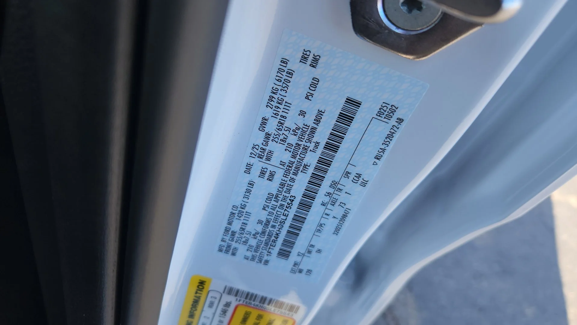 New 2025 Oxford White Ford LARIAT image 22