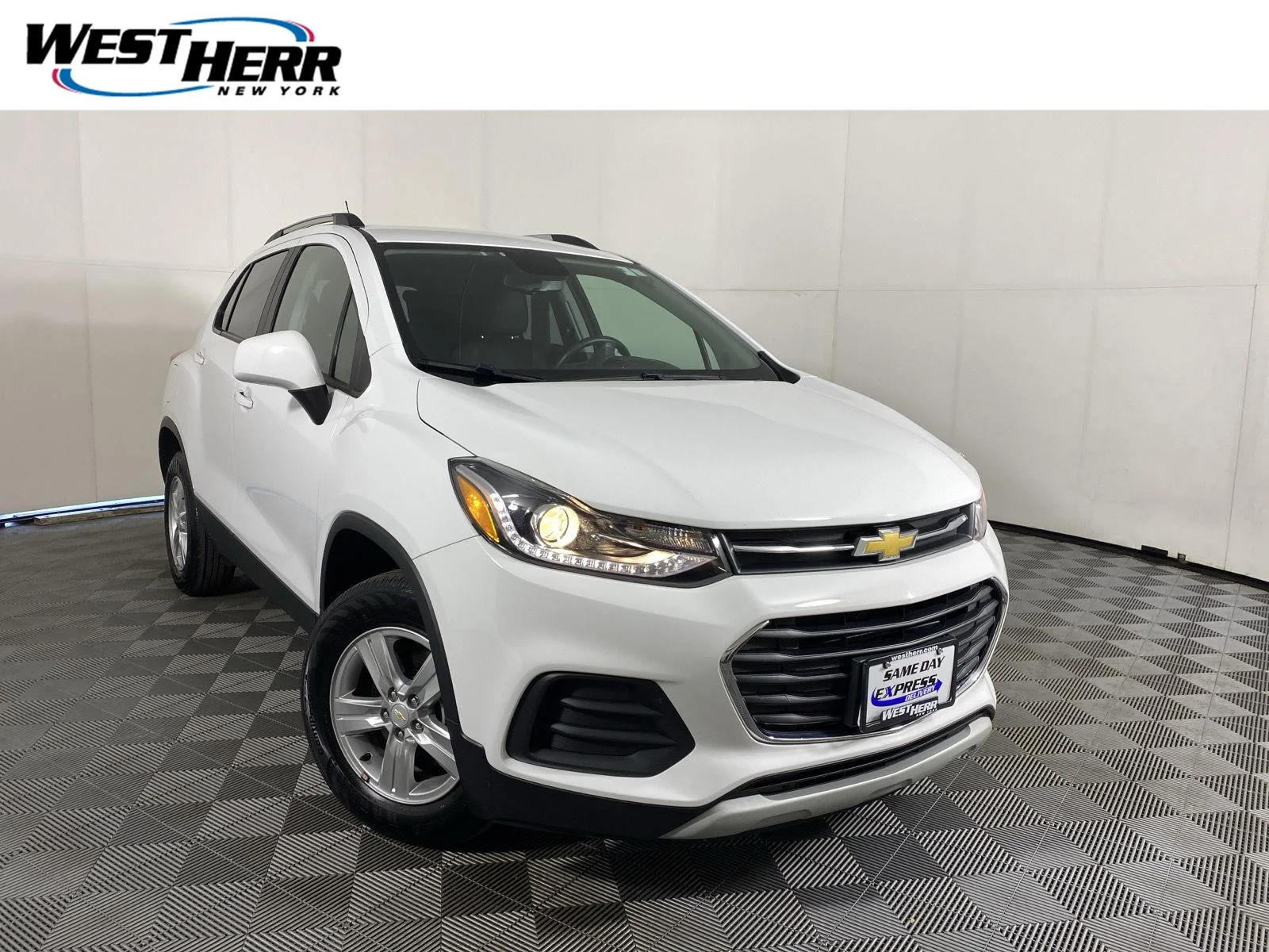 Used 2022 Summit White Chevrolet LT image 1