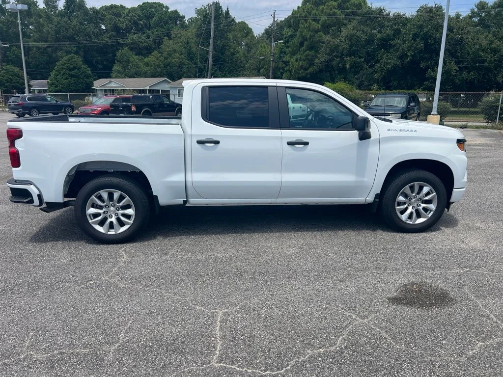 New 2026 Summit White Chevrolet Custom image 6