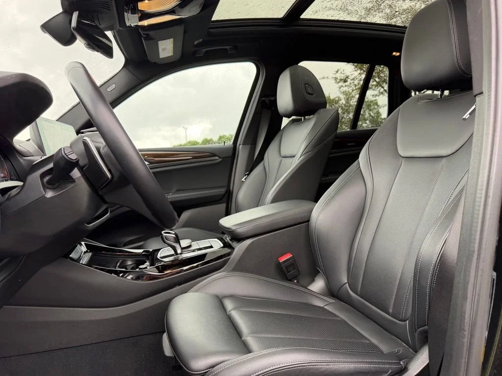 Used 2023 Black BMW sDrive30i image 18