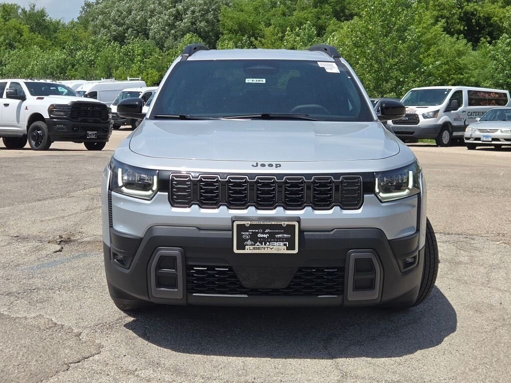 New 2026 Silver Zynith Clearcoat Jeep Limited image 4