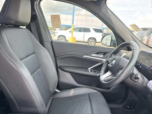 Used 2025 Green BMW xDrive28i image 24