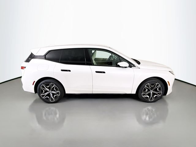 2026 BMW iX 45 - Photo 8