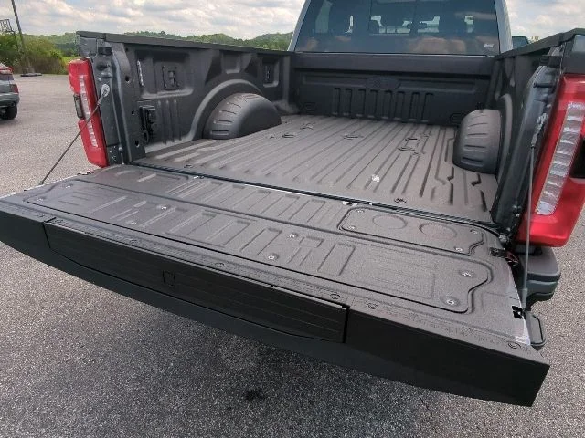 New 2026 Gray Ford Lariat image 39