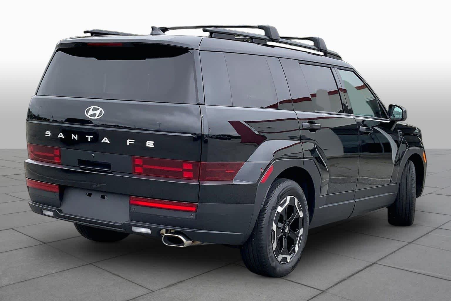 Used 2026 Phantom Black Hyundai SEL image 11