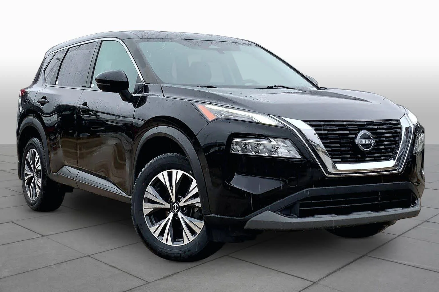 Used 2022 Super Black Nissan SV image 3