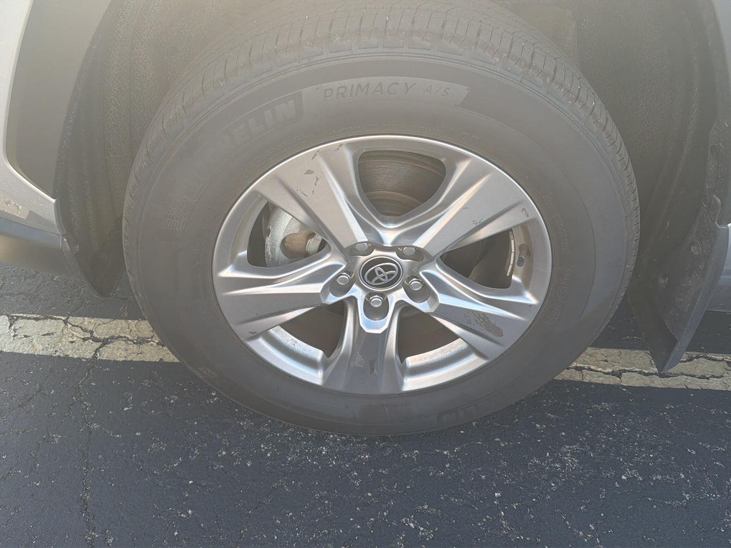 Used 2023 Silver Sky Metallic Toyota XLE image 9