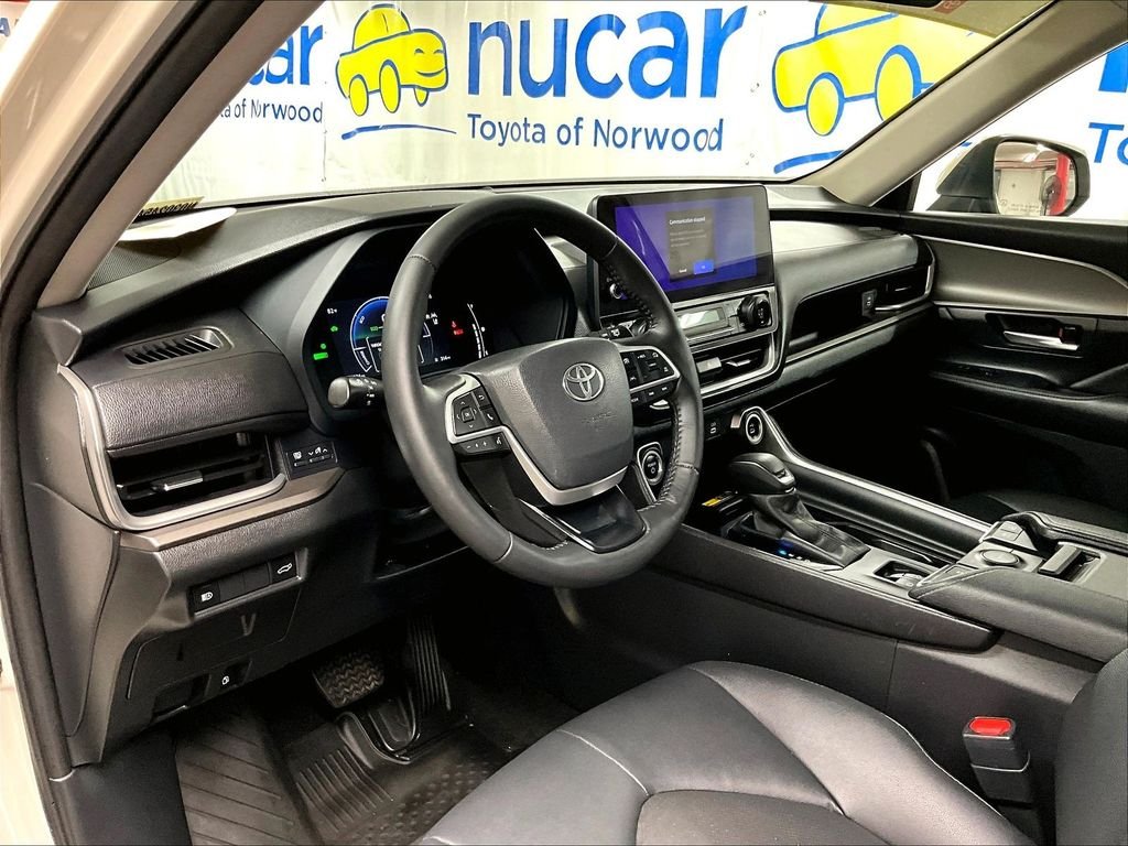 Used 2024 White Toyota XLE image 8