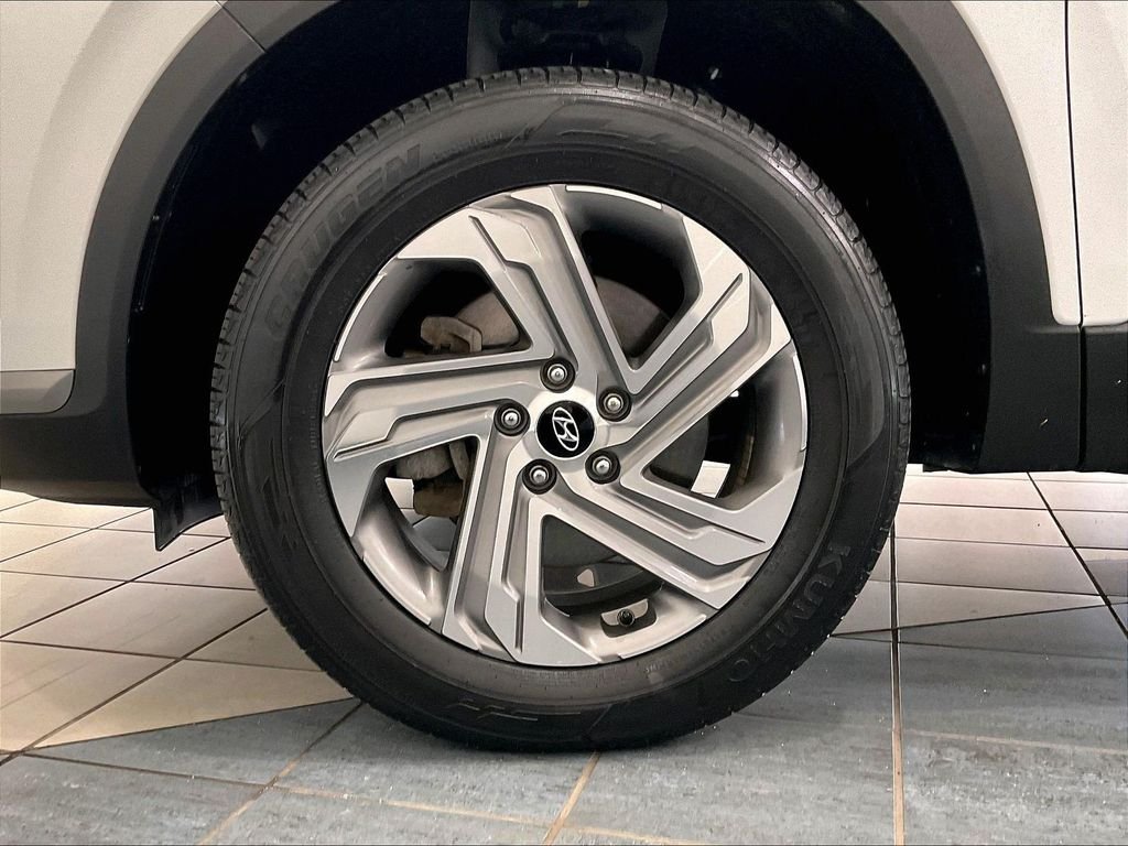 Used 2023 White Hyundai SEL image 7