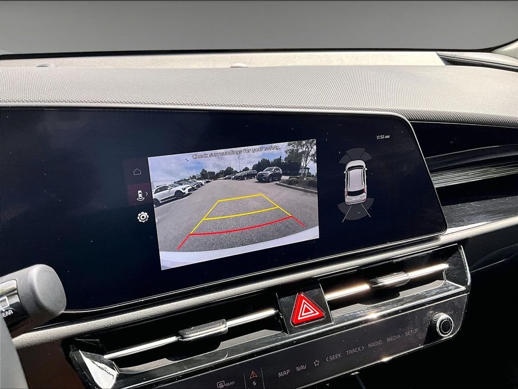Used 2023 White Kia Wave image 19