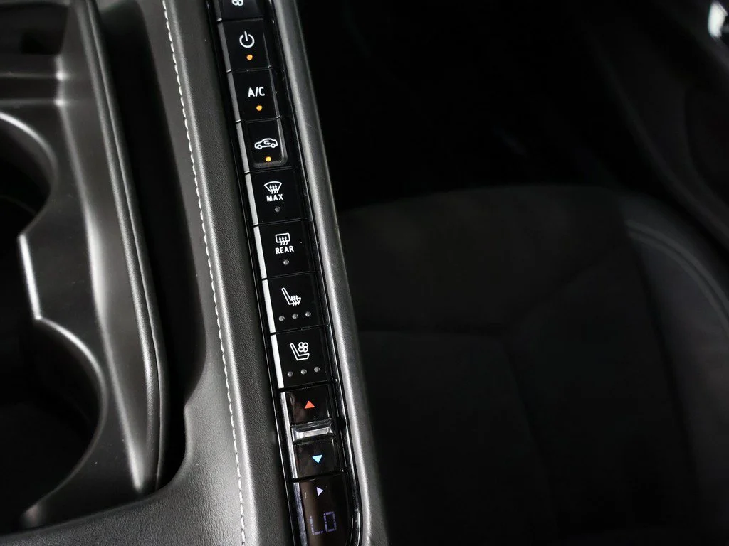 Used 2021 Silver Chevrolet Stingray image 50
