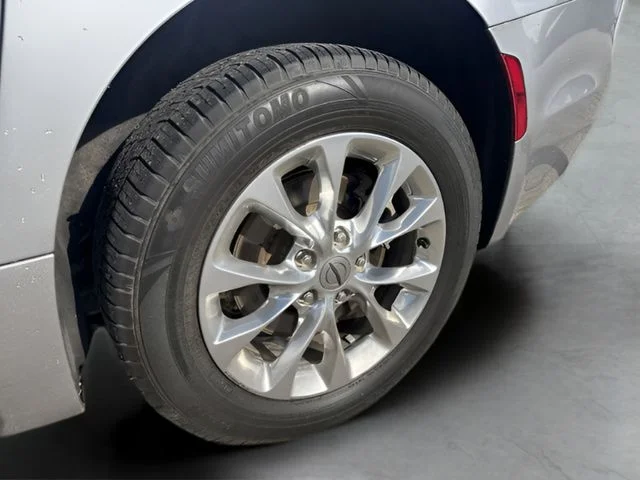 Used 2021 Silver Chrysler Touring L image 19