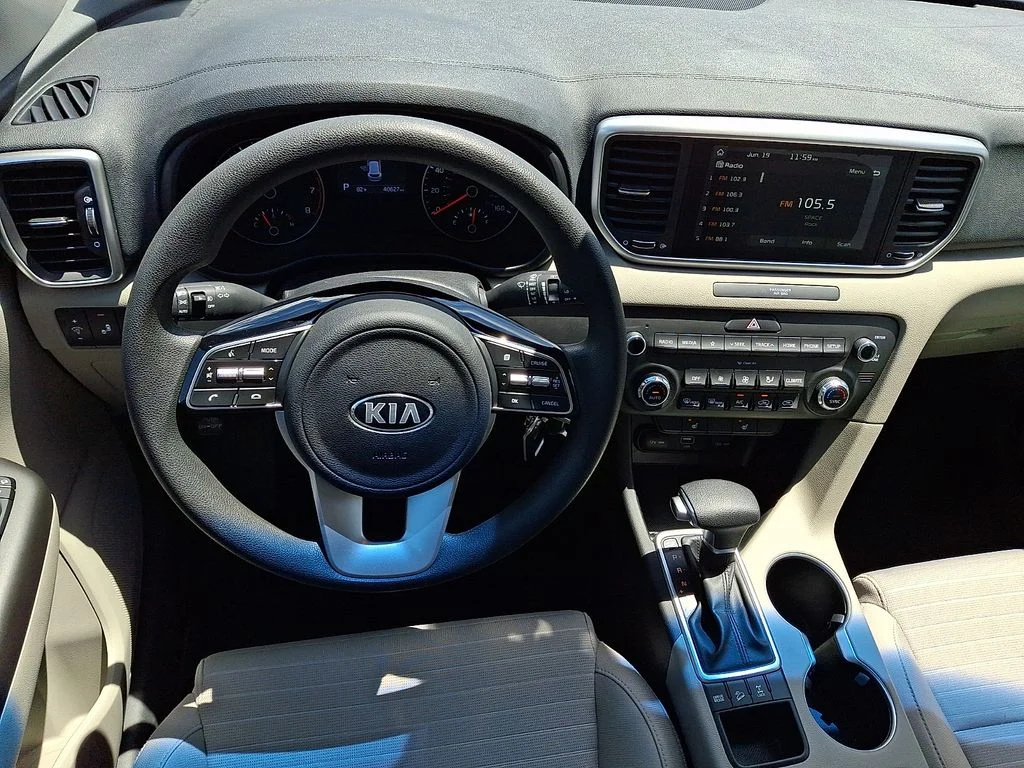 2020 Kia Sportage LX - Photo 11