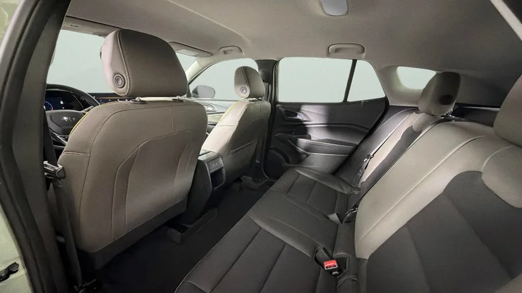 Used 2025 Cacti Green Chevrolet ACTIV image 28