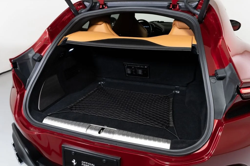 Used 2025 Rosso California Ferrari Base image 16