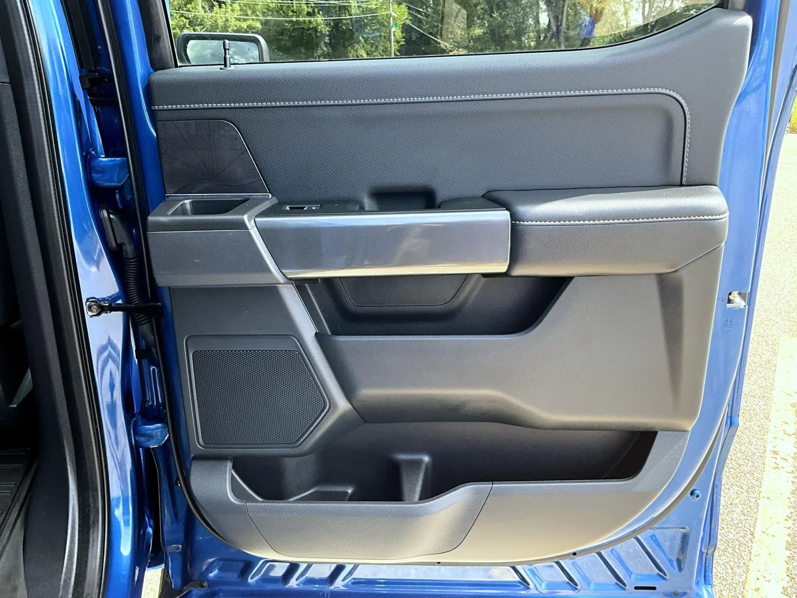 Used 2023 Blue Ford XLT image 21