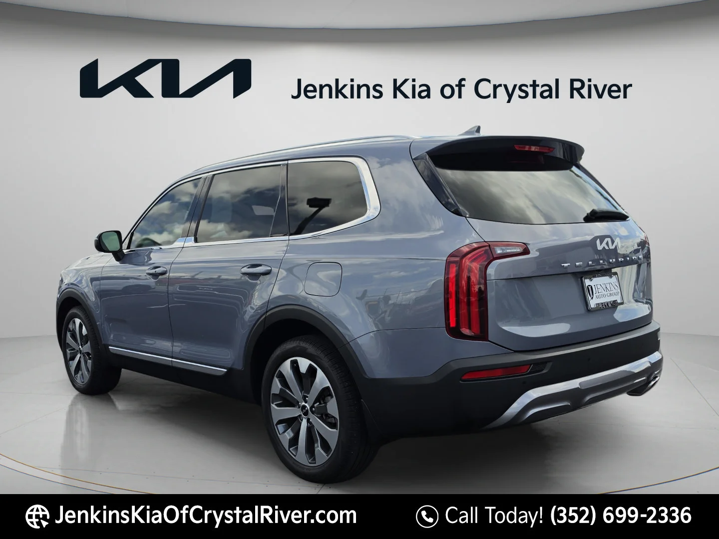 Used 2022 Everlasting Silver Kia EX image 7