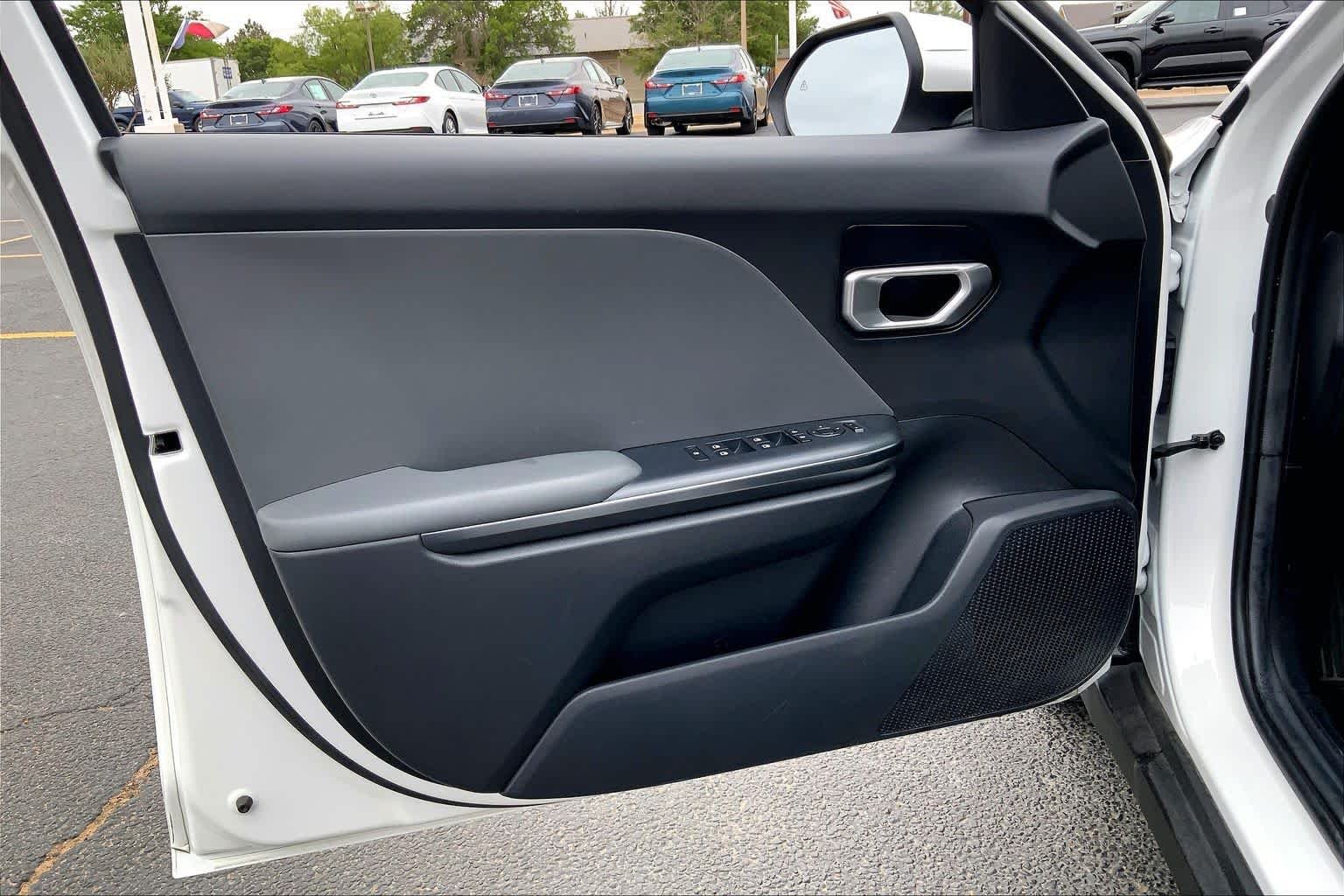 Used 2025 Snow White Pearl Kia LXS image 22