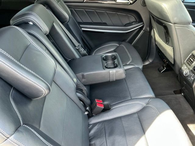 Used 2016 Gray Mercedes-Benz GL 550 image 33