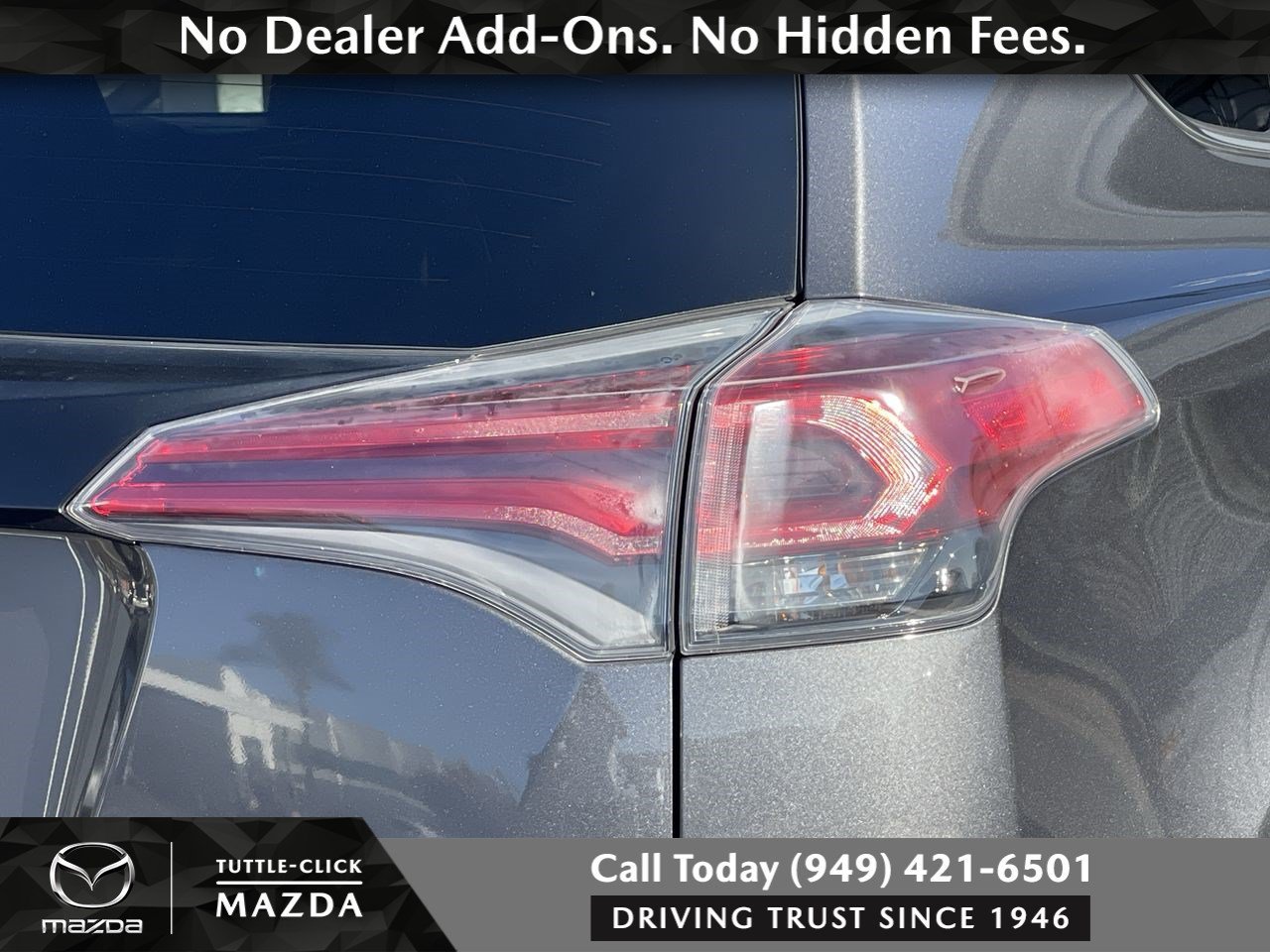 Used 2016 MAGNETIC GRAY MET Toyota SE image 9