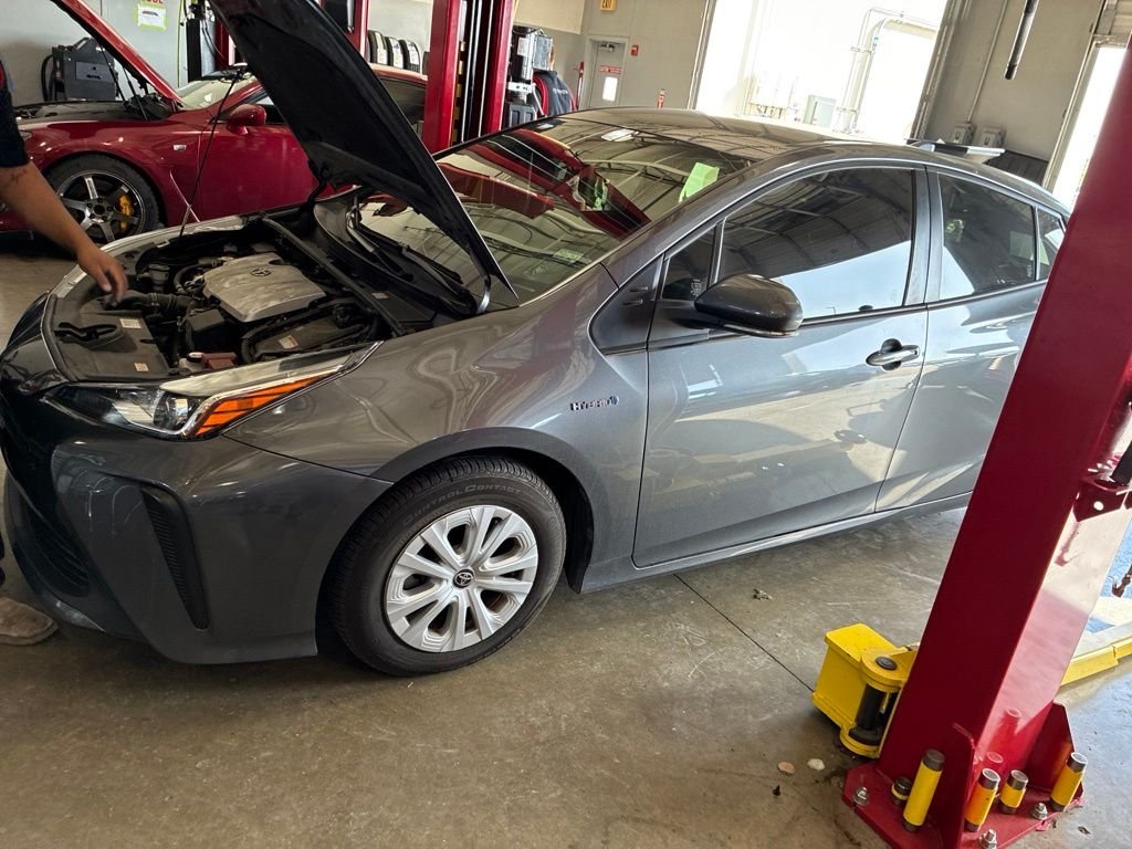 Used 2022 Gray Toyota L image 4