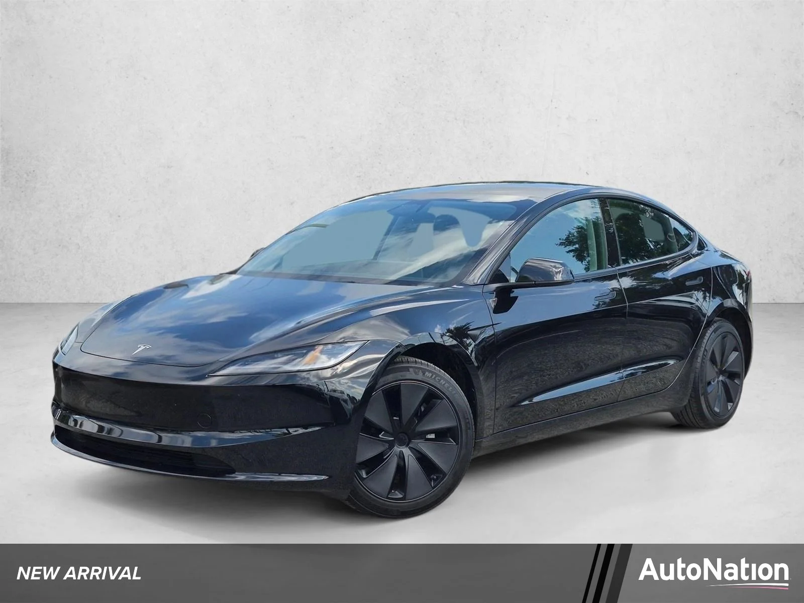 Used 2025 Diamond Black Tesla Standard image 1